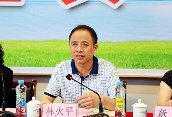 說明: K:\2019\新聞\本科部畢業典禮選圖\2.jpg